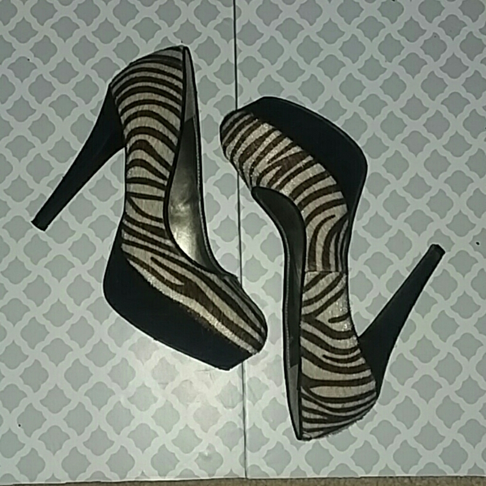 G by Guess Zebra print faux hair pumps